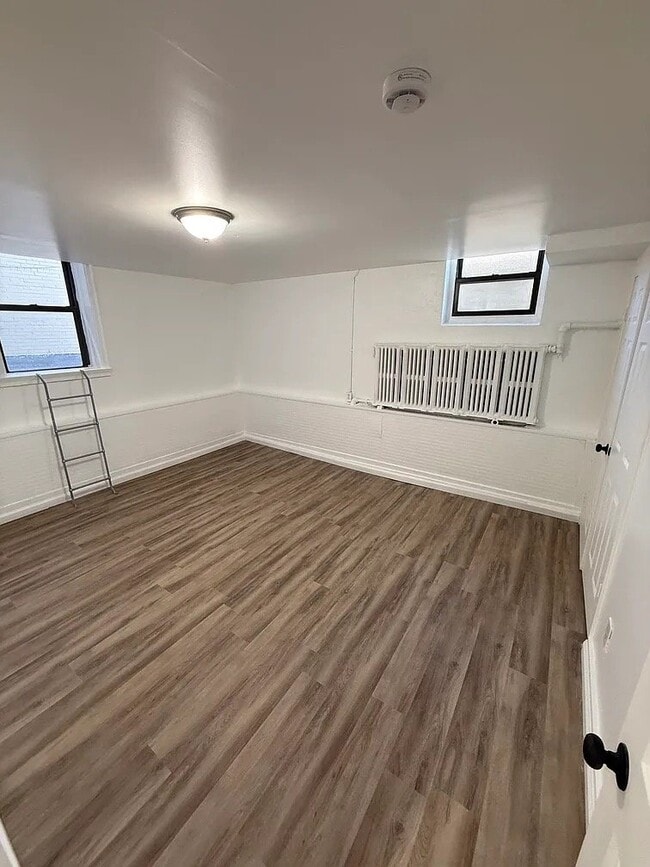 214 Glenwood Ave, Unit APT 405 in East Orange, NJ - Building Photo - Building Photo