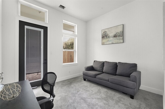 property at 1913 Hoskins Dr