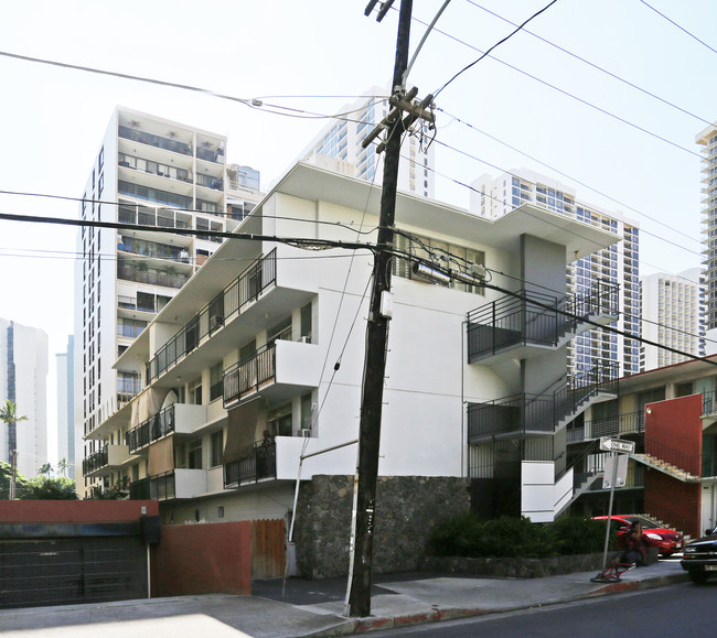 Mona Marie Apartments in Honolulu, HI - Building Photo - Building Photo