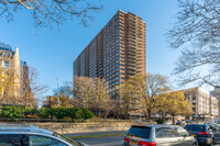 River View Towers in New York, NY - Building Photo - Building Photo