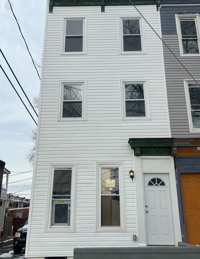 property at 542 Seneca St