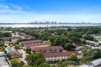 Ridge Apartments in Daytona Beach, FL - Foto de edificio - Building Photo