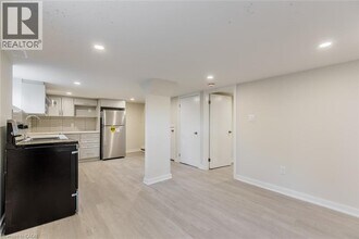 129 E 22nd St in Hamilton, ON - Building Photo - Building Photo