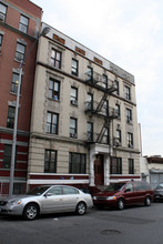 835 Home St in Bronx, NY - Foto de edificio - Building Photo