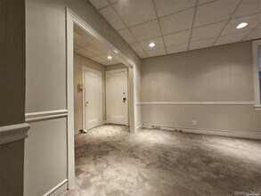 30 Shipherd Ave in Lynbrook, NY - Building Photo - Building Photo