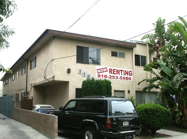 11224 Huston St in North Hollywood, CA - Foto de edificio - Building Photo