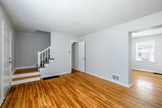 Meadowlark Apartments