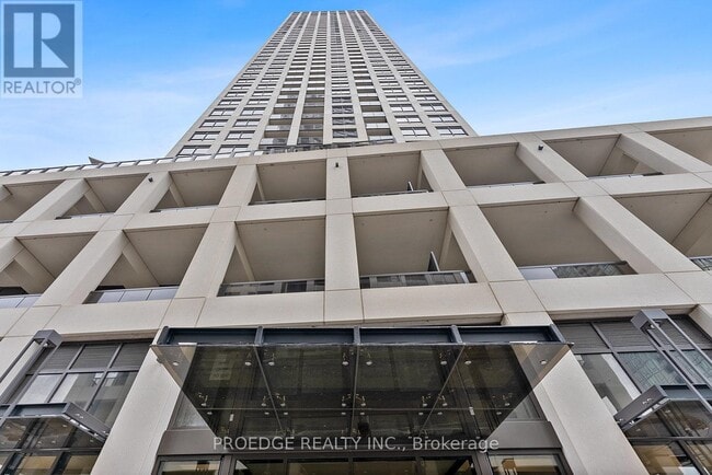property at 30-830 Elm Dr W
