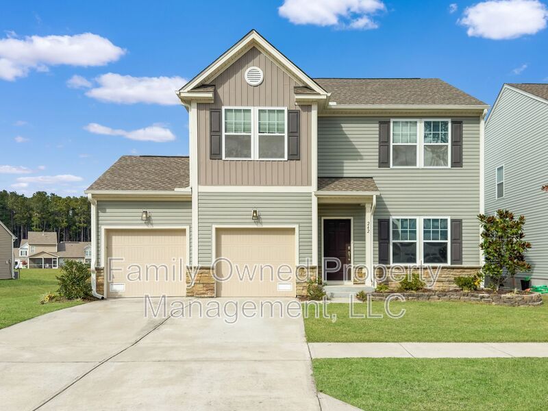 242 Dunlin Dr in Summerville, SC - Building Photo
