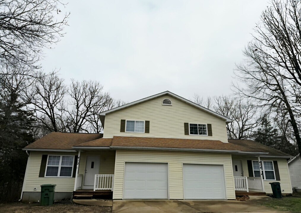 412-414 Curtis Dr in Rolla, MO - Building Photo