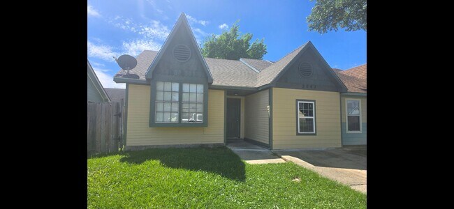 3042 Sienna Dr in Harvey, LA - Building Photo - Building Photo