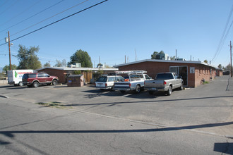 3442 E Blacklidge in Tucson, AZ - Foto de edificio - Building Photo