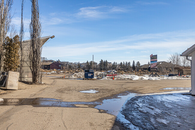 Riverbank Landing-Building 2 in St. Albert, AB - Building Photo - Building Photo