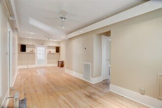 906 2nd St in League City, TX - Building Photo - Building Photo