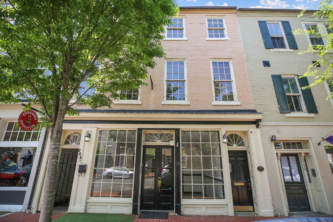 710 Caroline St in Fredericksburg, VA - Building Photo