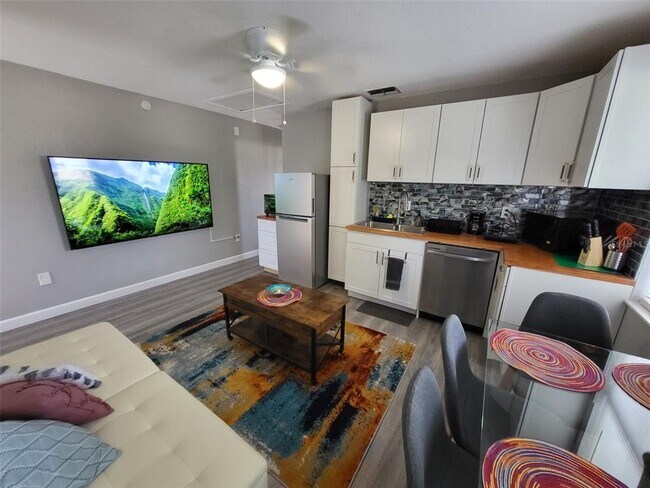 5624 Lime Way in Seminole, FL - Building Photo - Building Photo