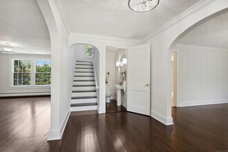 106 Patterson Ave in Greenwich, CT - Building Photo - Building Photo