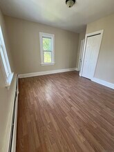 16 Ellis St in New Britain, CT - Building Photo - Building Photo