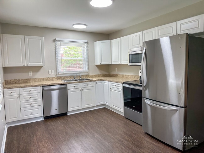 408 Spring Hill Rd in Matthews, NC - Building Photo - Building Photo