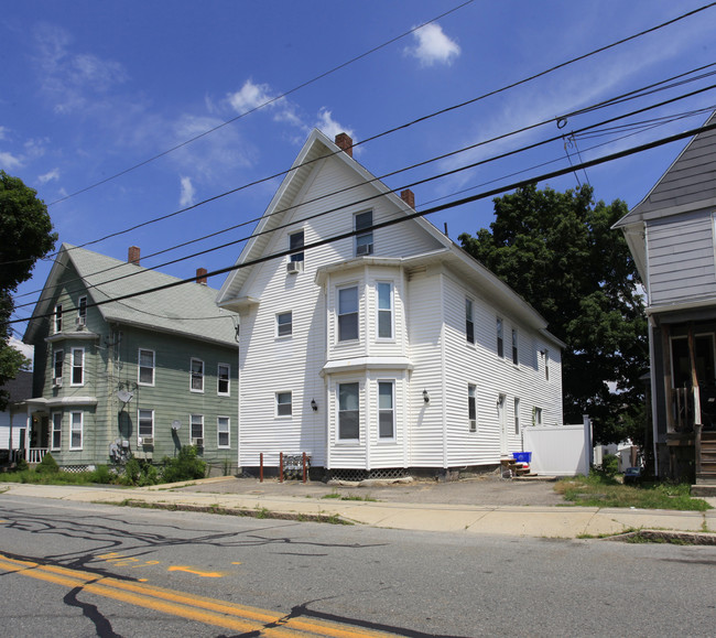 81 School St in Milford, MA - Building Photo - Building Photo