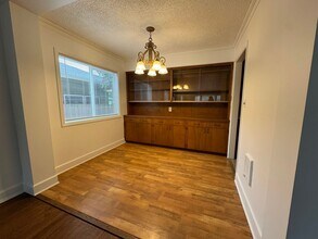 1529 20th Ave in Longview, WA - Foto de edificio - Building Photo