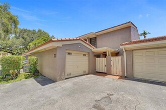 103 Heatherbrook Way in Hollywood, FL - Building Photo - Building Photo