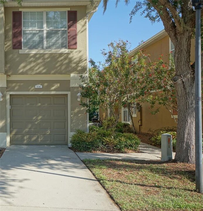 6741 Breezy Palm Dr in Riverview, FL - Foto de edificio