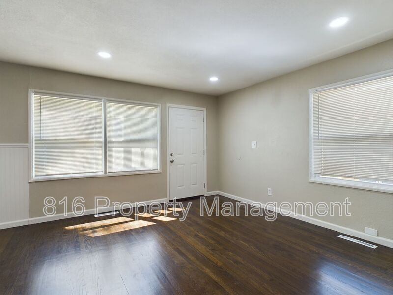 4535 Lister Ave in Kansas City, MO - Building Photo