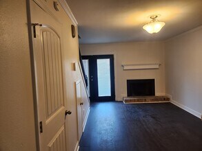 434 Longwood Ct in Baton Rouge, LA - Foto de edificio - Building Photo