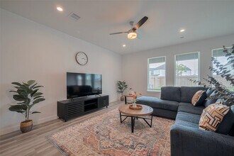 3113 Crown Gate Dr in Houston, TX - Building Photo - Building Photo