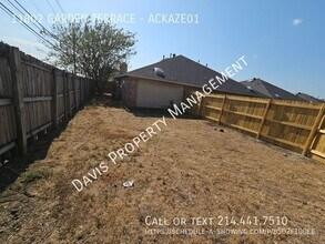 11802 GARDEN Ter in Dallas, TX - Building Photo - Building Photo