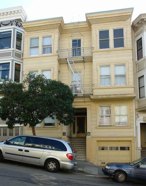 525-531 Greenwich St in San Francisco, CA - Building Photo