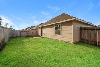 304 Blue Crane St in Huntsville, TX - Building Photo - Building Photo