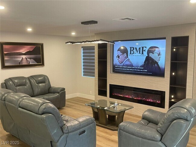 3001 Pearl Harbor Dr in Las Vegas, NV - Building Photo - Building Photo