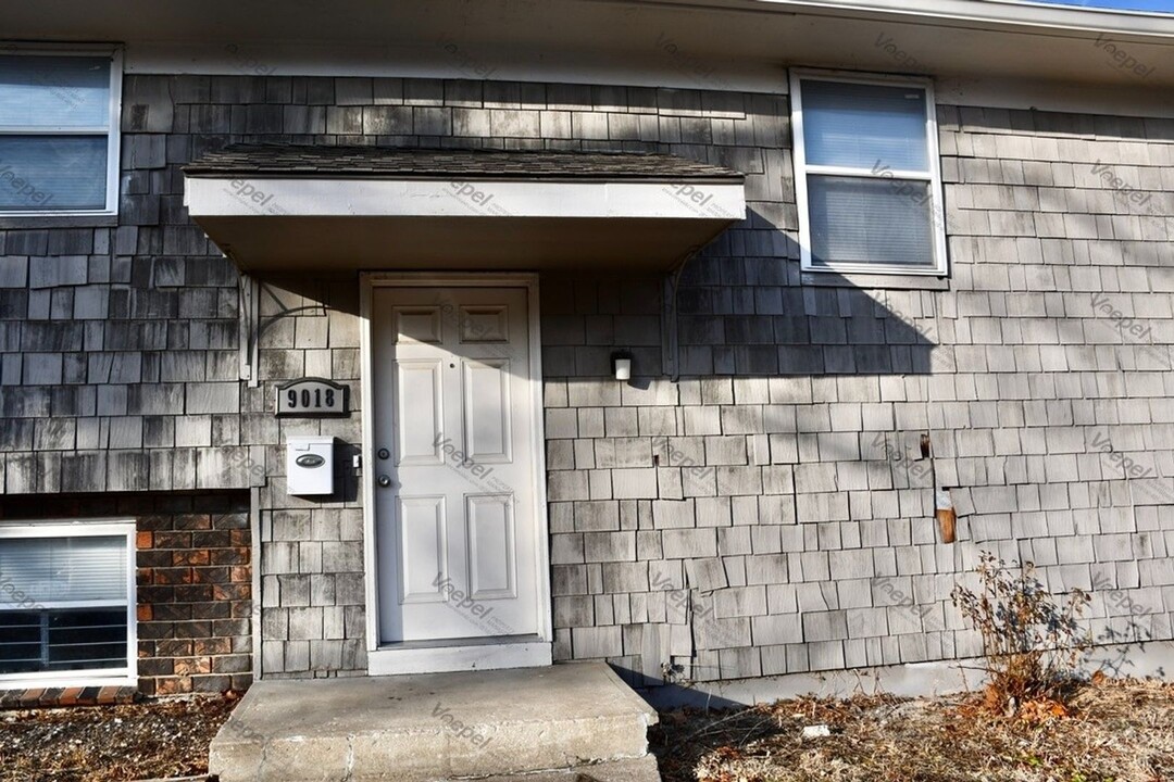 9018 W 78th Cir-Unit -9018 W. 78th Circle in Overland Park, KS - Building Photo