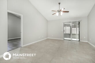 9847 Paddlewheel Dr W in Jacksonville, FL - Foto de edificio - Building Photo