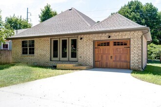 1648 S Jefferson Ave in Springfield, MO - Building Photo - Building Photo