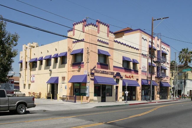 Orange Avenue Apartments in Long Beach, CA - Foto de edificio - Building Photo