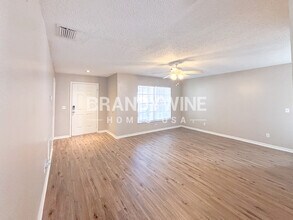 323 Summer Sails Dr in Valrico, FL - Building Photo - Building Photo