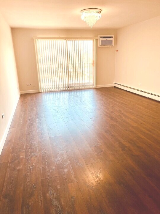 8974 N Western Ave in Des Plaines, IL - Building Photo