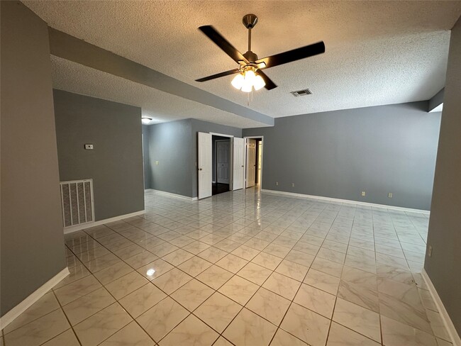 3319 Green Fields Dr