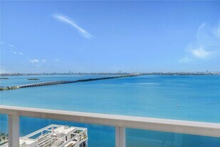600 NE 27th St, Unit 3102 in Miami, FL - Building Photo