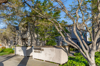 Jefferson Square in San Jose, CA - Building Photo - Building Photo