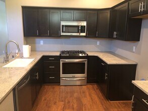 2560 Du Bois Dr in Roseville, CA - Building Photo - Building Photo