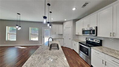 1280 Vonda Ln SW in Mableton, GA - Foto de edificio - Building Photo