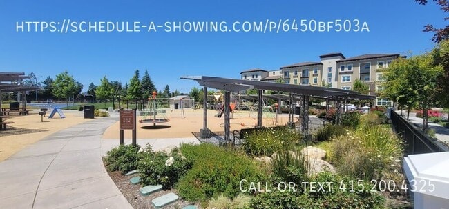 223 Orbit Wy in Mountain View, CA - Building Photo - Building Photo