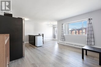 210-1172 HAMILTON Rd in London, ON - Building Photo - Building Photo