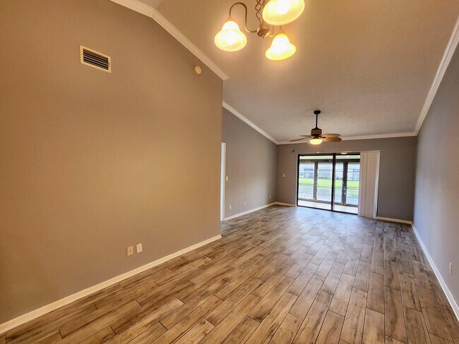 3171 SE Aster Ln in Stuart, FL - Building Photo - Building Photo