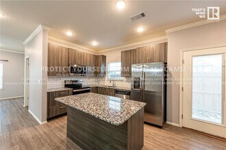 1284 N Corsica Dr in Fayetteville, AR - Building Photo - Building Photo