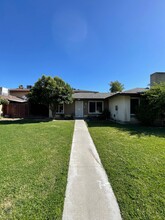 6005 Nogal Ave in Bakersfield, CA - Building Photo - Building Photo